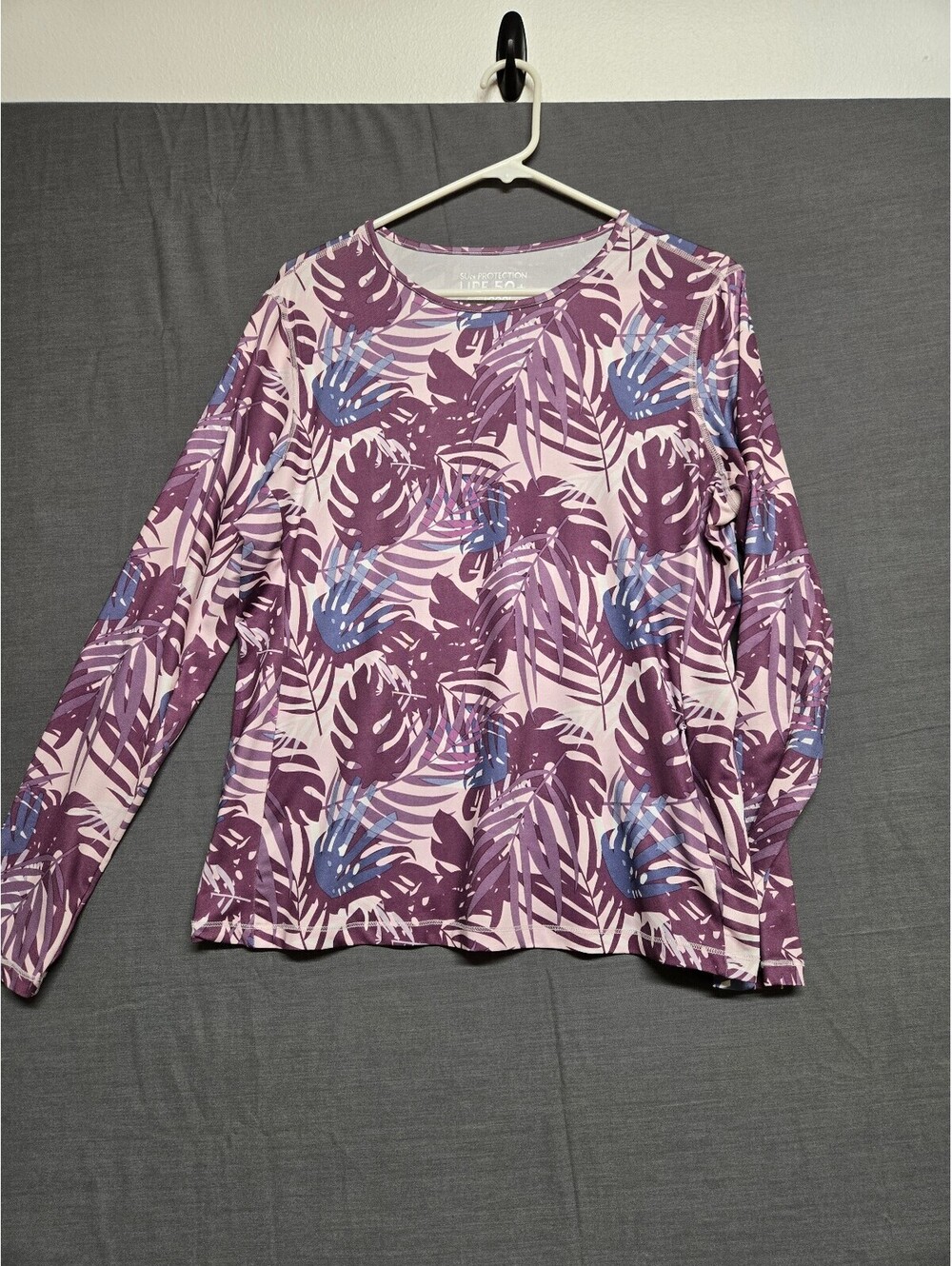32 Degrees Cool UPF 50 floral long sleeve top Women M
